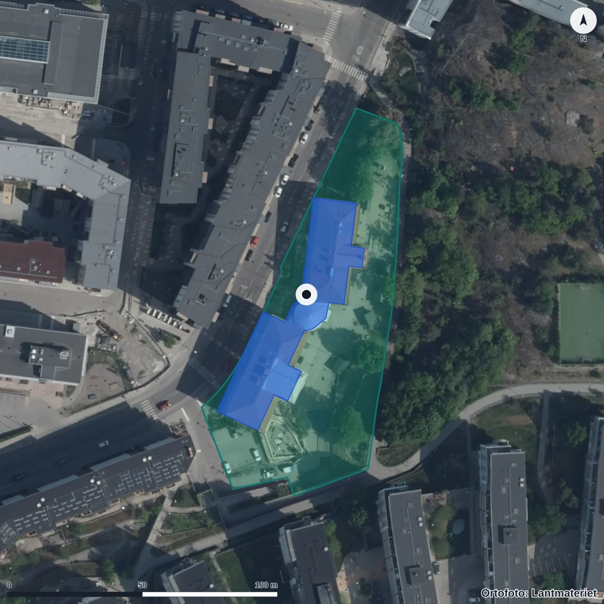 Flygbild över Årstadalsskolan, ortofoto från Lantmäteriet