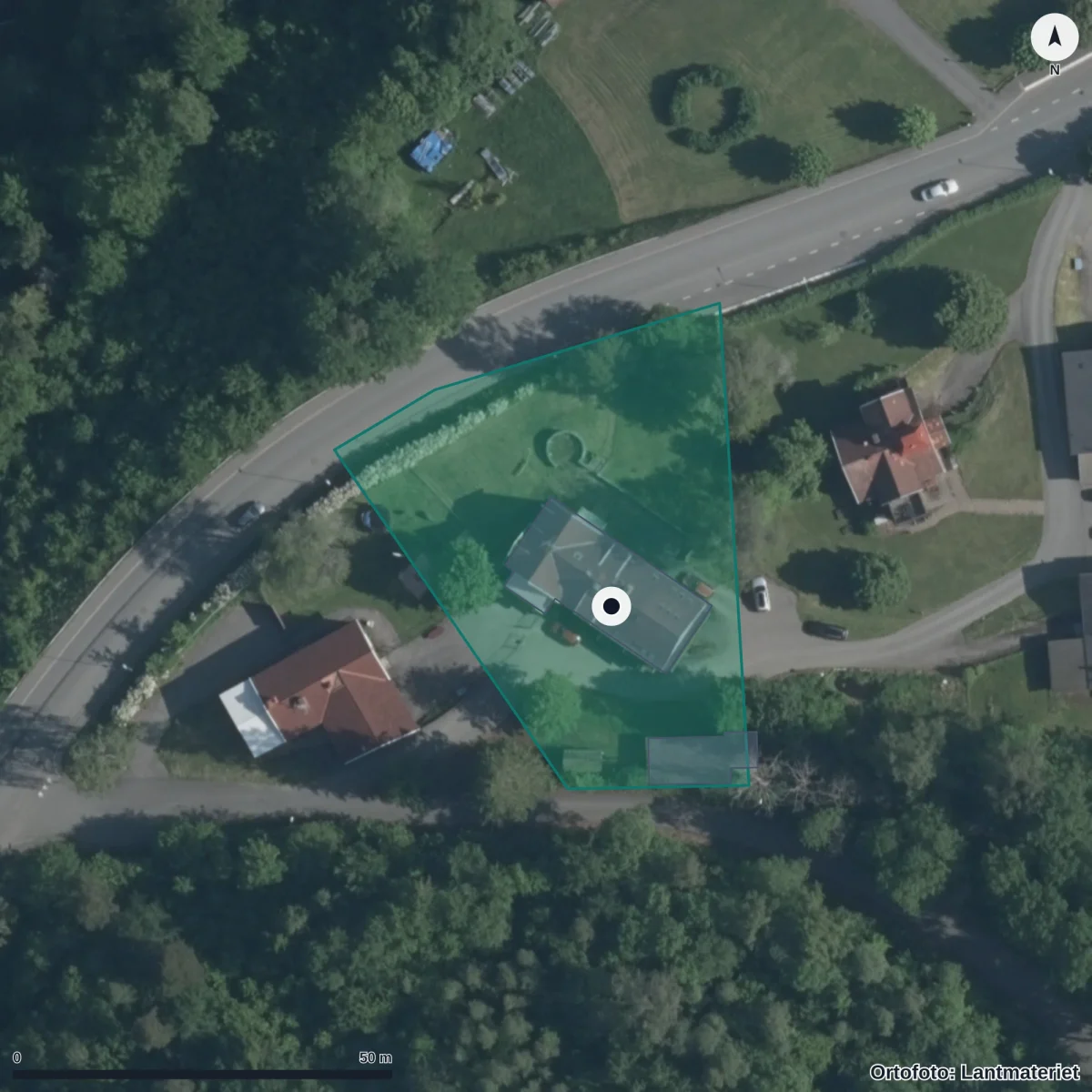Flygbild över Hyddans skola, ortofoto från Lantmäteriet