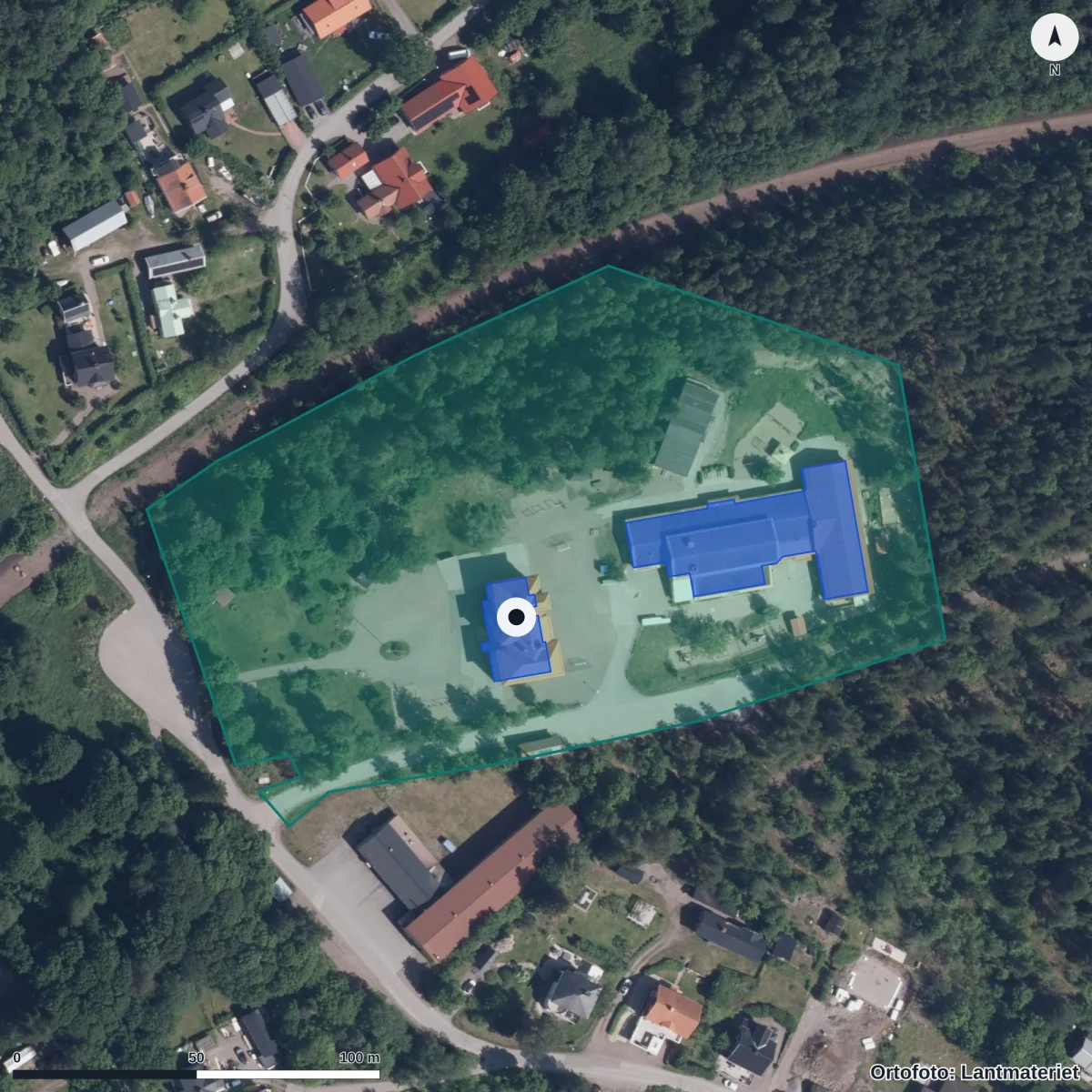 Aerial view of Ytterharnäs skola, orthophoto from Lantmäteriet