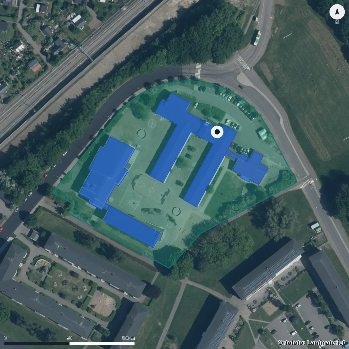 Flygbild över Västra Berga skola, ortofoto från Lantmäteriet