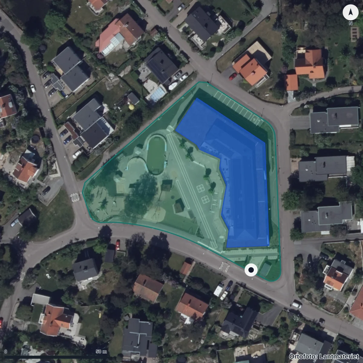Aerial view of Långedragsskolan, orthophoto from Lantmäteriet