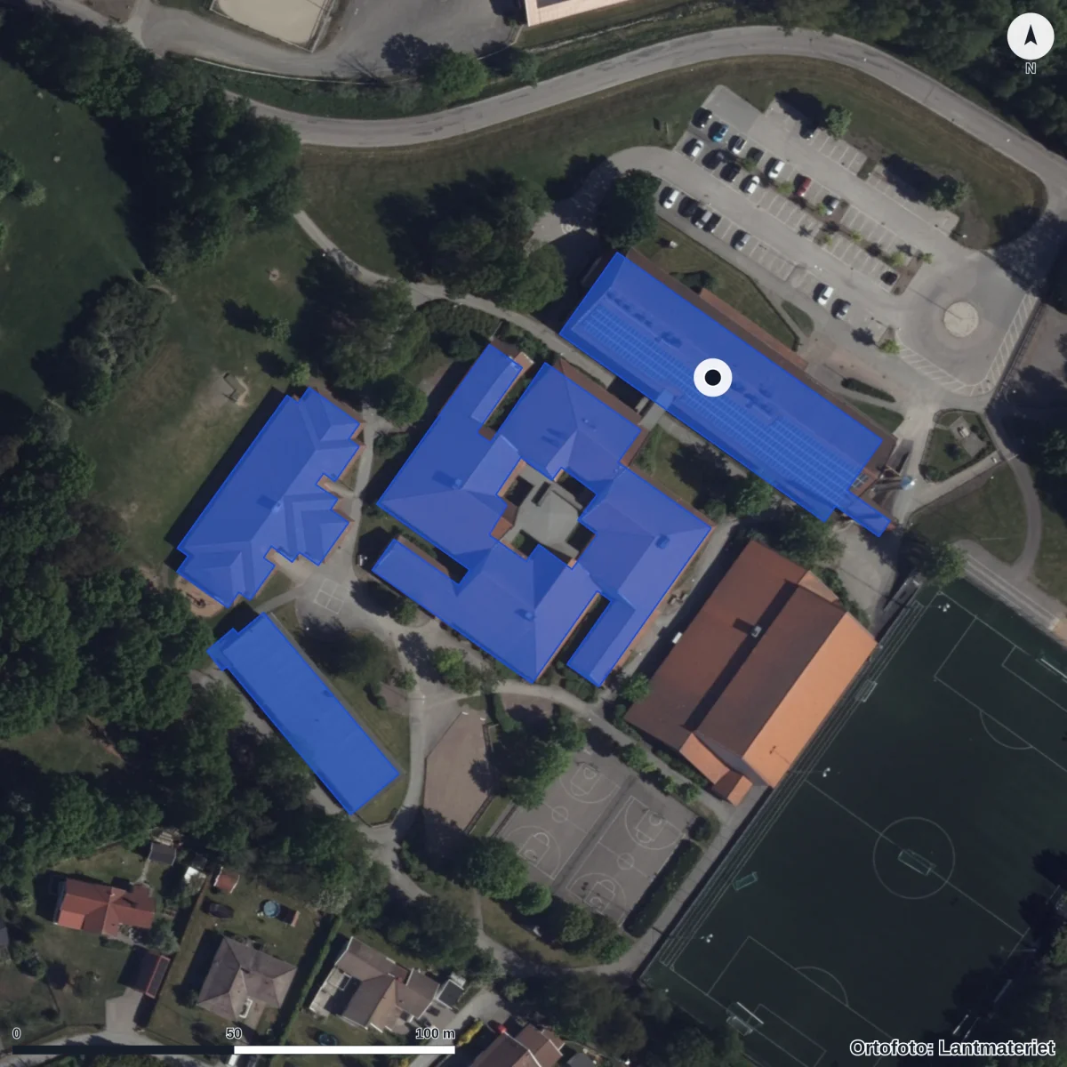 Flygbild över Kapareskolan, ortofoto från Lantmäteriet