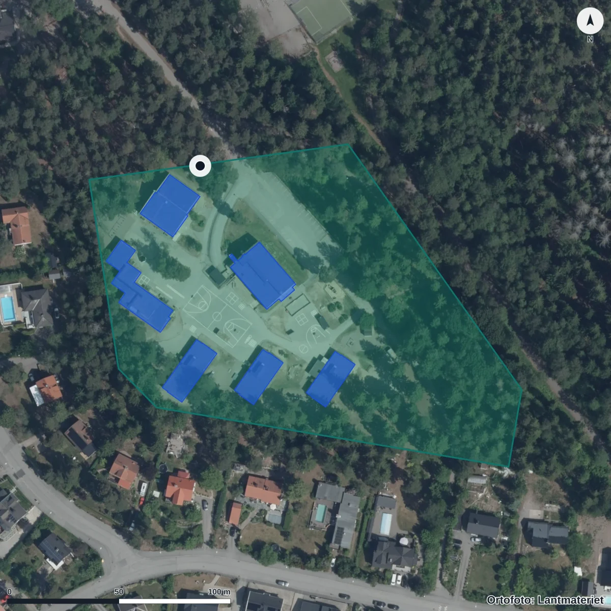 Flygbild över Majtorpskolan, ortofoto från Lantmäteriet