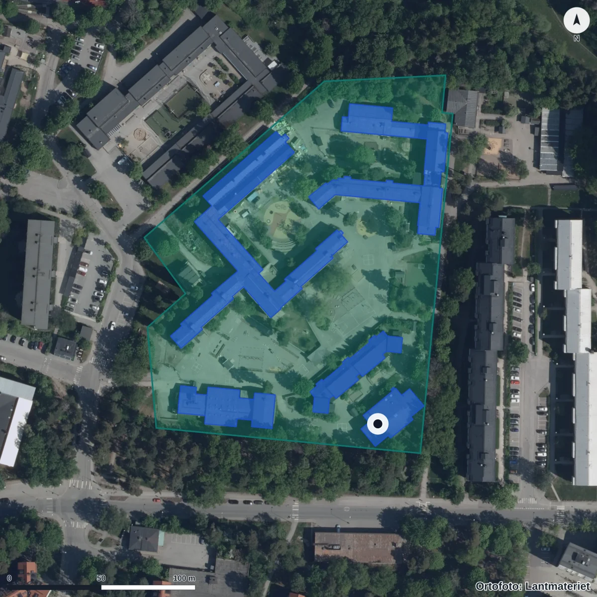 Flygbild över Ingridskolan gymnasium, ortofoto från Lantmäteriet