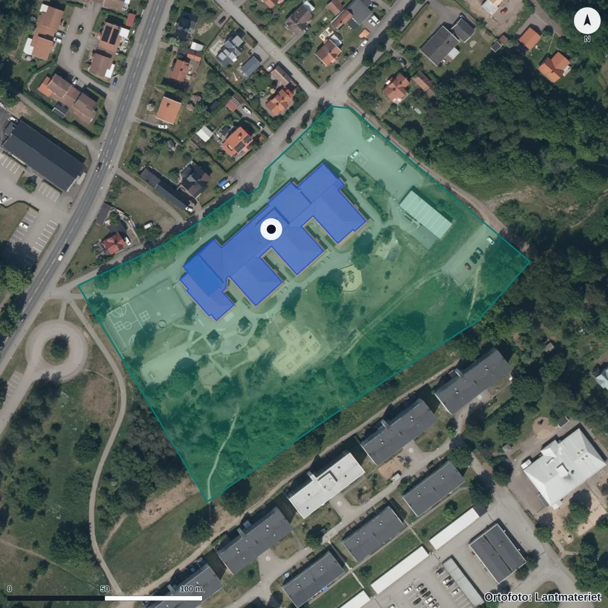 Flygbild över Egebyskolan, ortofoto från Lantmäteriet