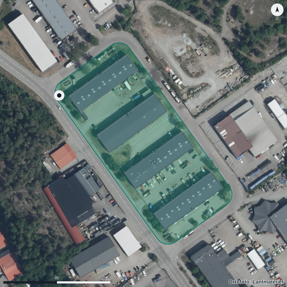 Flygbild över Praktiska Gymnasiet Södertälje, ortofoto från Lantmäteriet