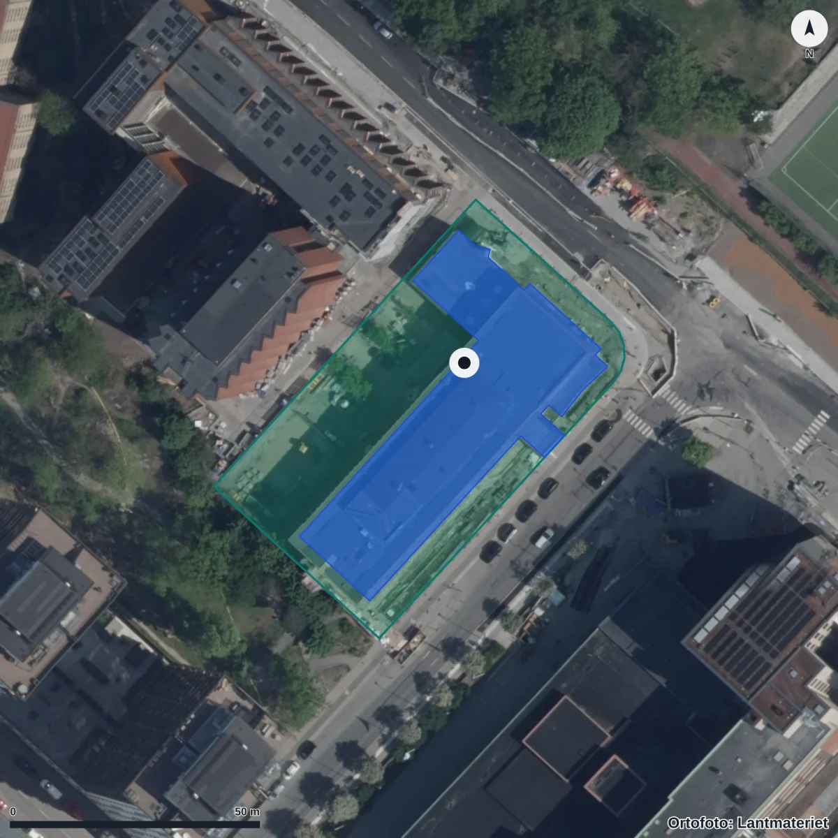 Flygbild över Kungsholmens grundskola, ortofoto från Lantmäteriet