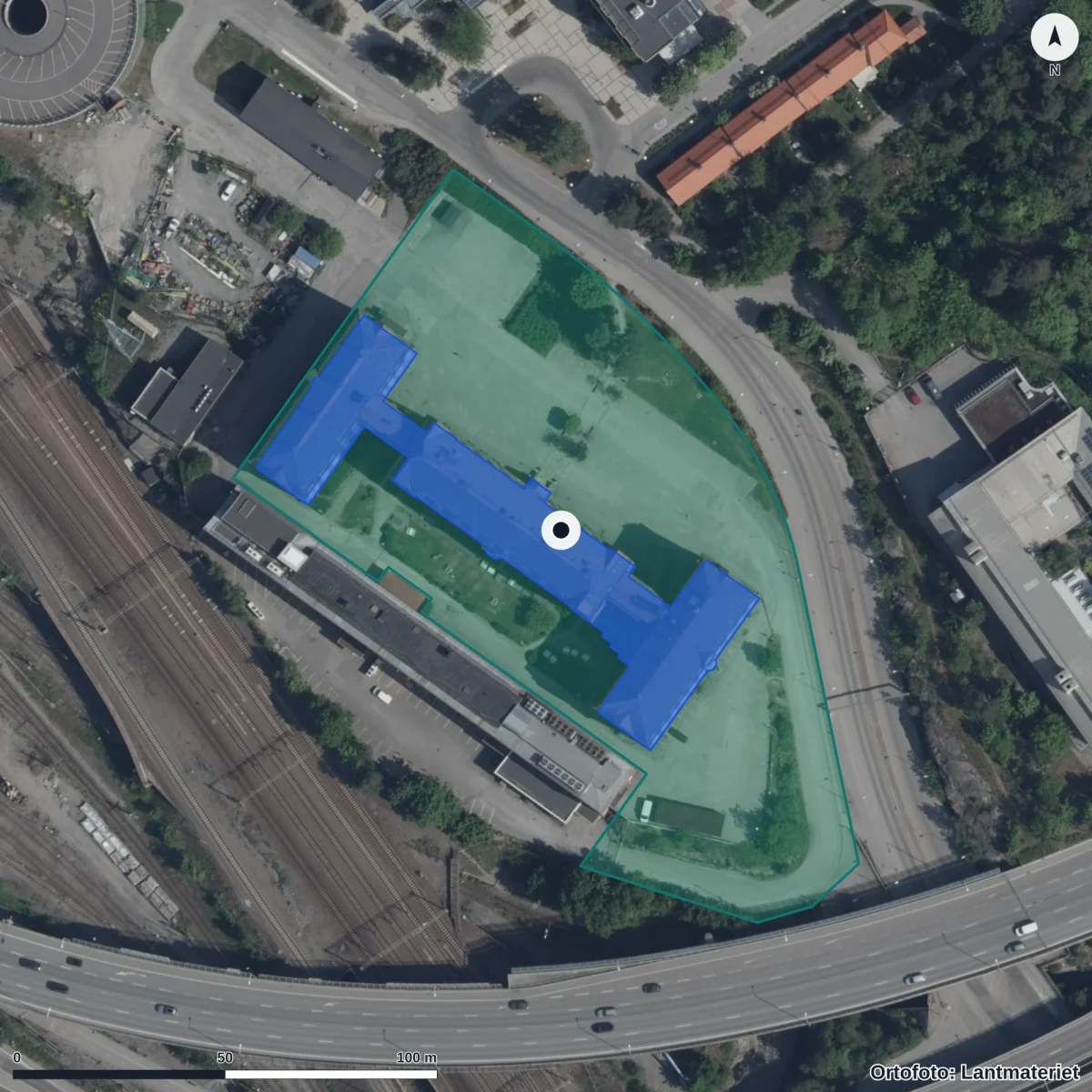 Flygbild över ProCivitas Privata Gymnasium Karlberg, ortofoto från Lantmäteriet