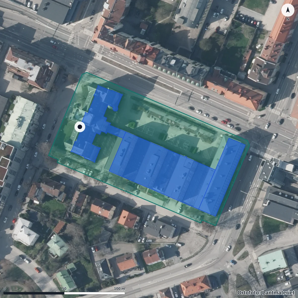 Flygbild över Rudbecksgymnasiet, ortofoto från Lantmäteriet
