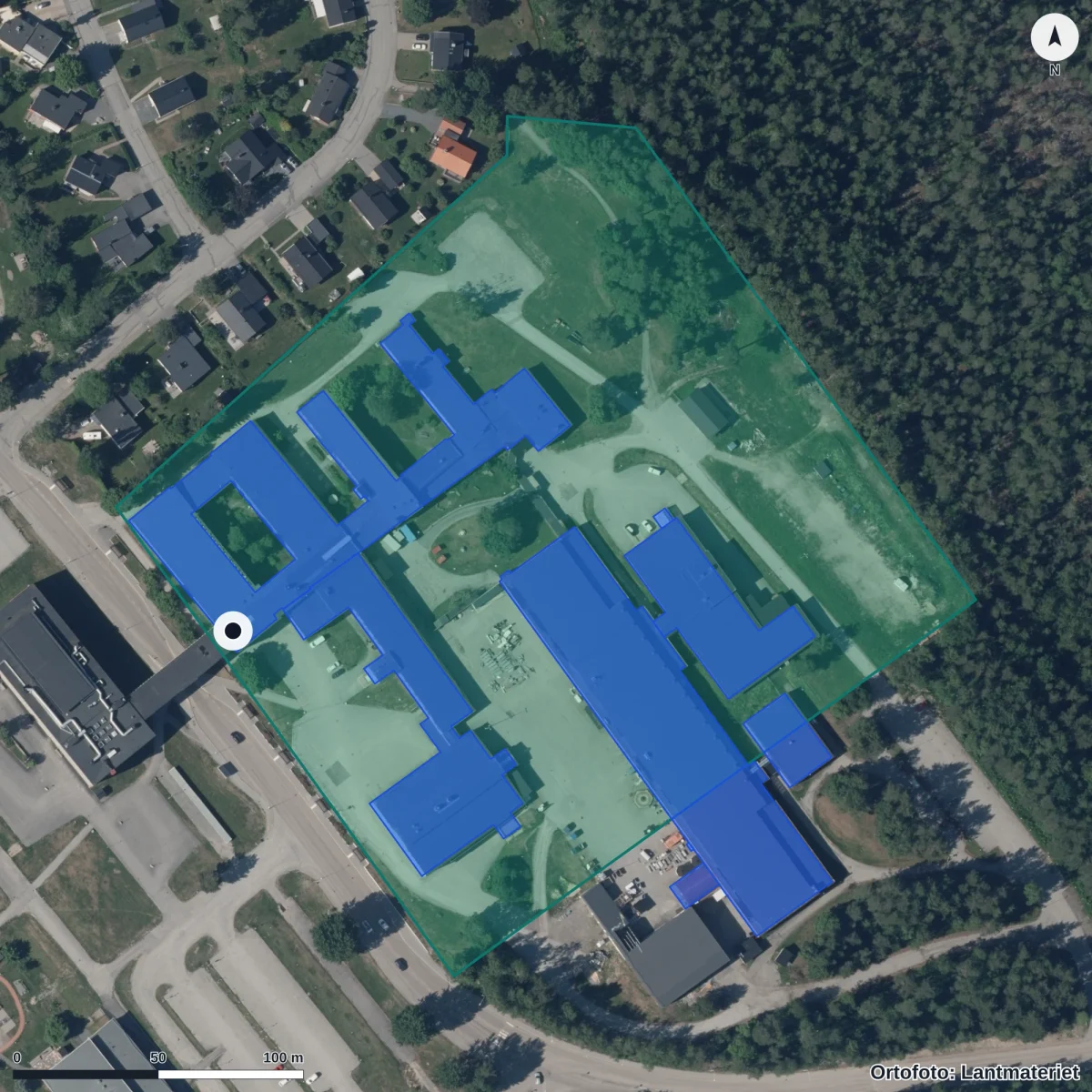 Flygbild över Örnsköldsviks Gymnasium, ortofoto från Lantmäteriet