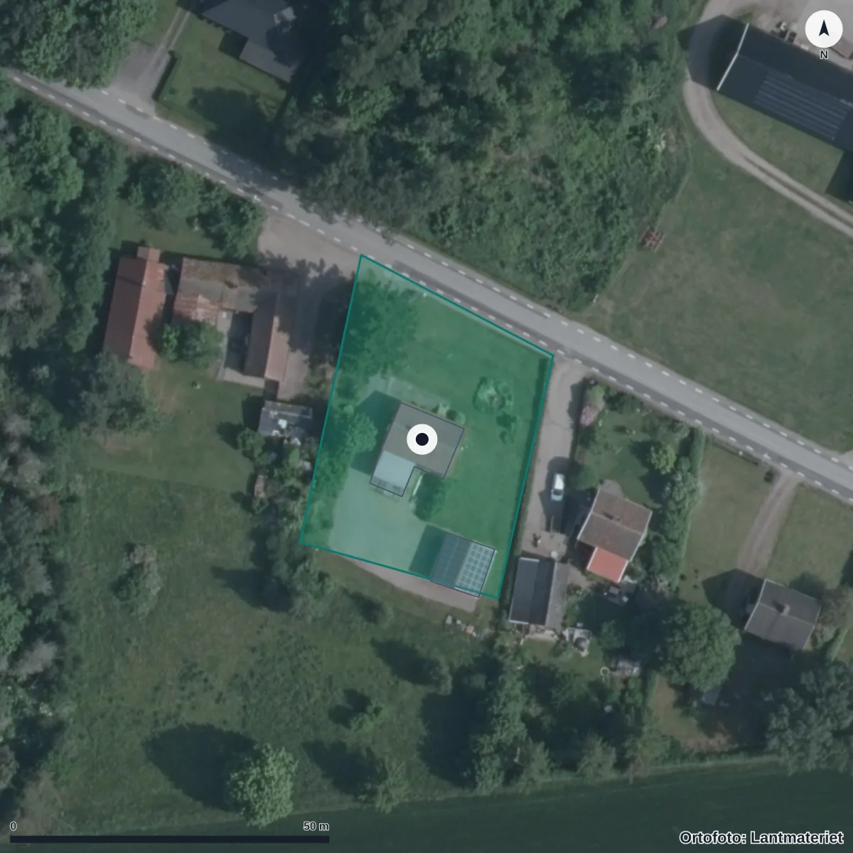 Flygbild över Öringe skola, ortofoto från Lantmäteriet