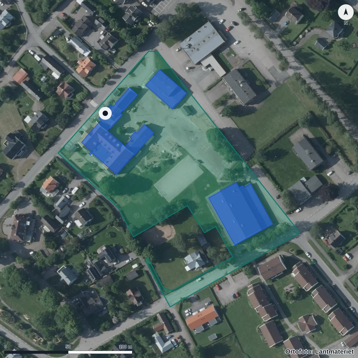 Flygbild över Slöingeskolan, ortofoto från Lantmäteriet