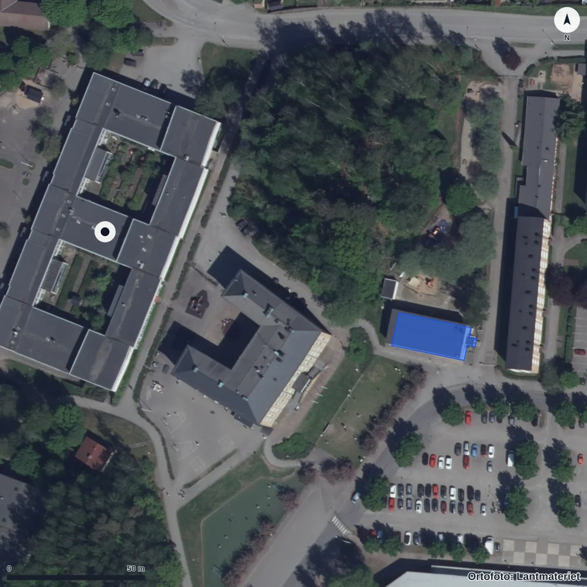 Aerial view of Anpassad grundskola Erikslund, orthophoto from Lantmäteriet