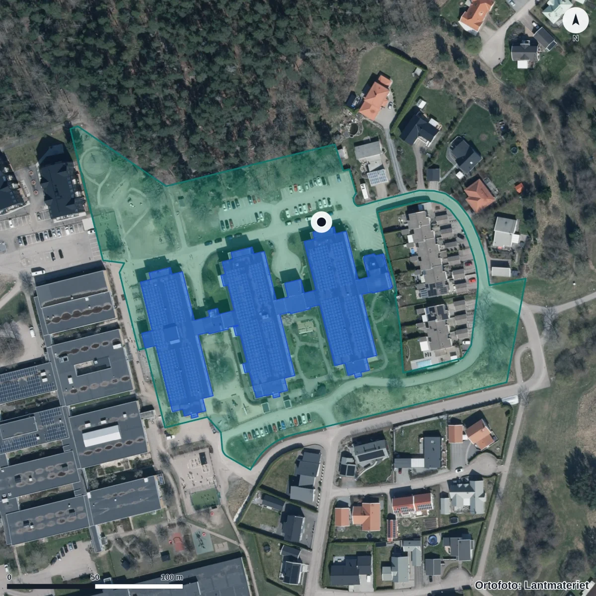 Flygbild över Noblaskolan Hagaberg, ortofoto från Lantmäteriet