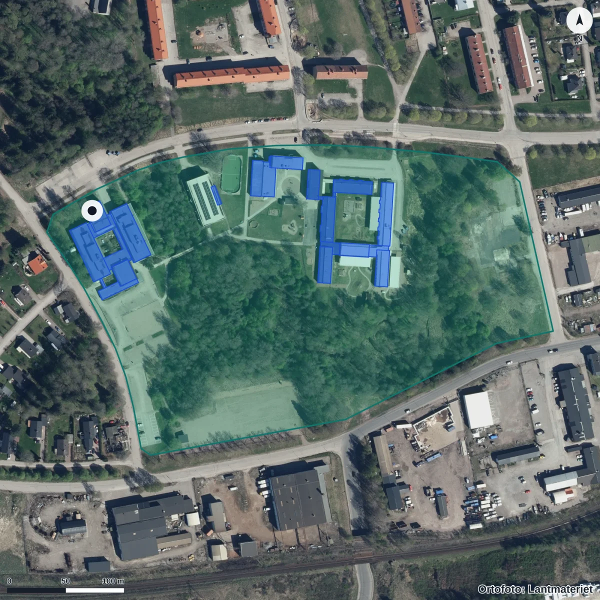 Flygbild över Åvestadalskolan, ortofoto från Lantmäteriet