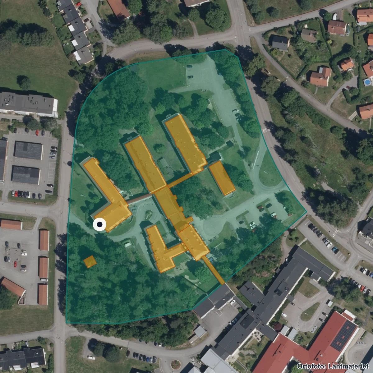 Flygbild över Alléskolan, ortofoto från Lantmäteriet