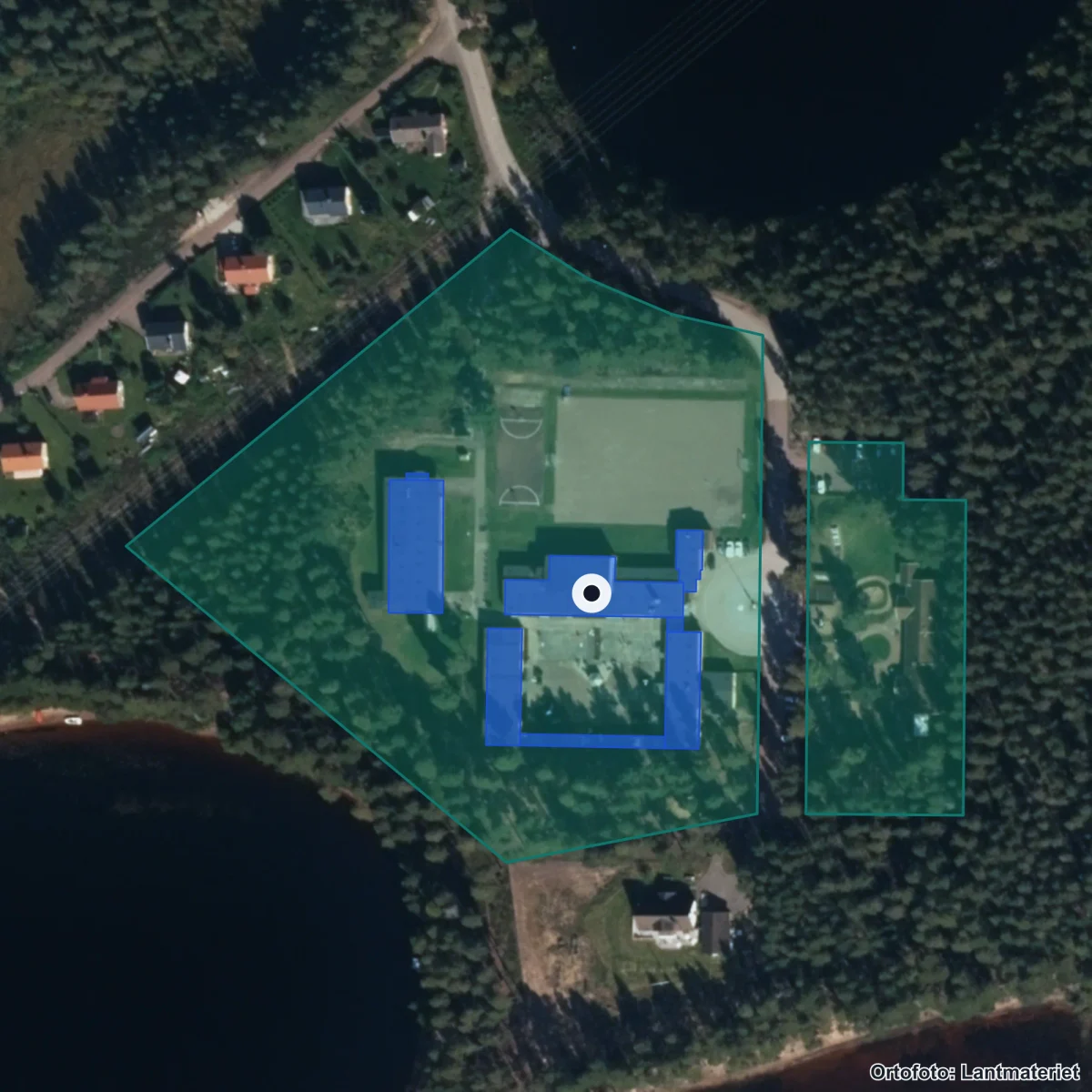 Flygbild över Furudals skola, ortofoto från Lantmäteriet