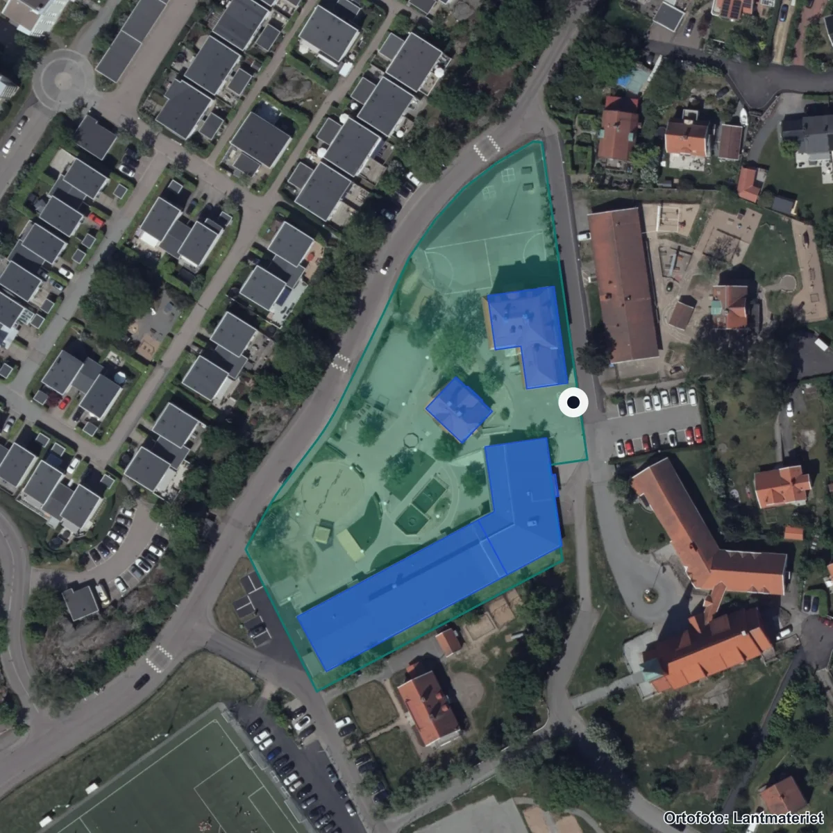 Flygbild över Hagenskolan, ortofoto från Lantmäteriet