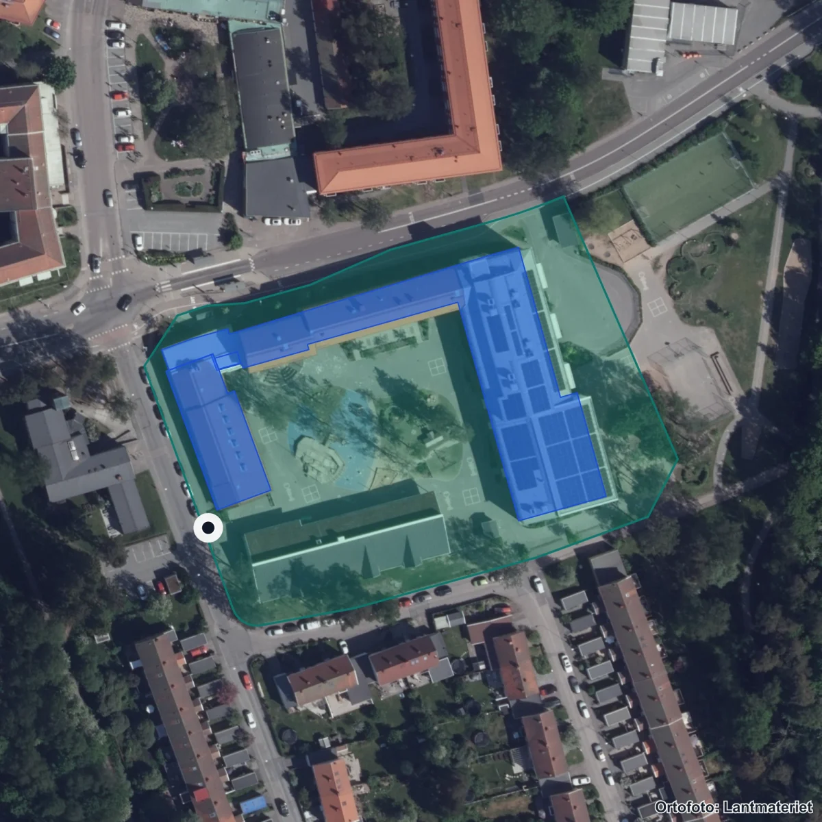 Flygbild över Rosendalsskolan, ortofoto från Lantmäteriet
