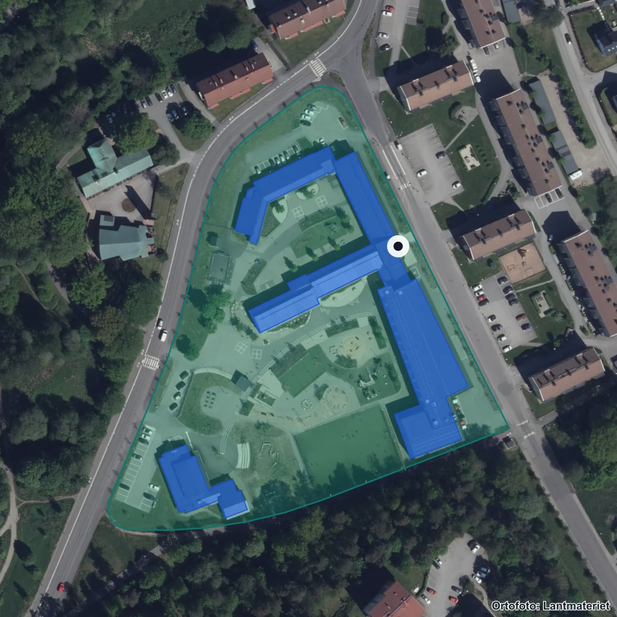 Flygbild över Byttorpskolan, ortofoto från Lantmäteriet