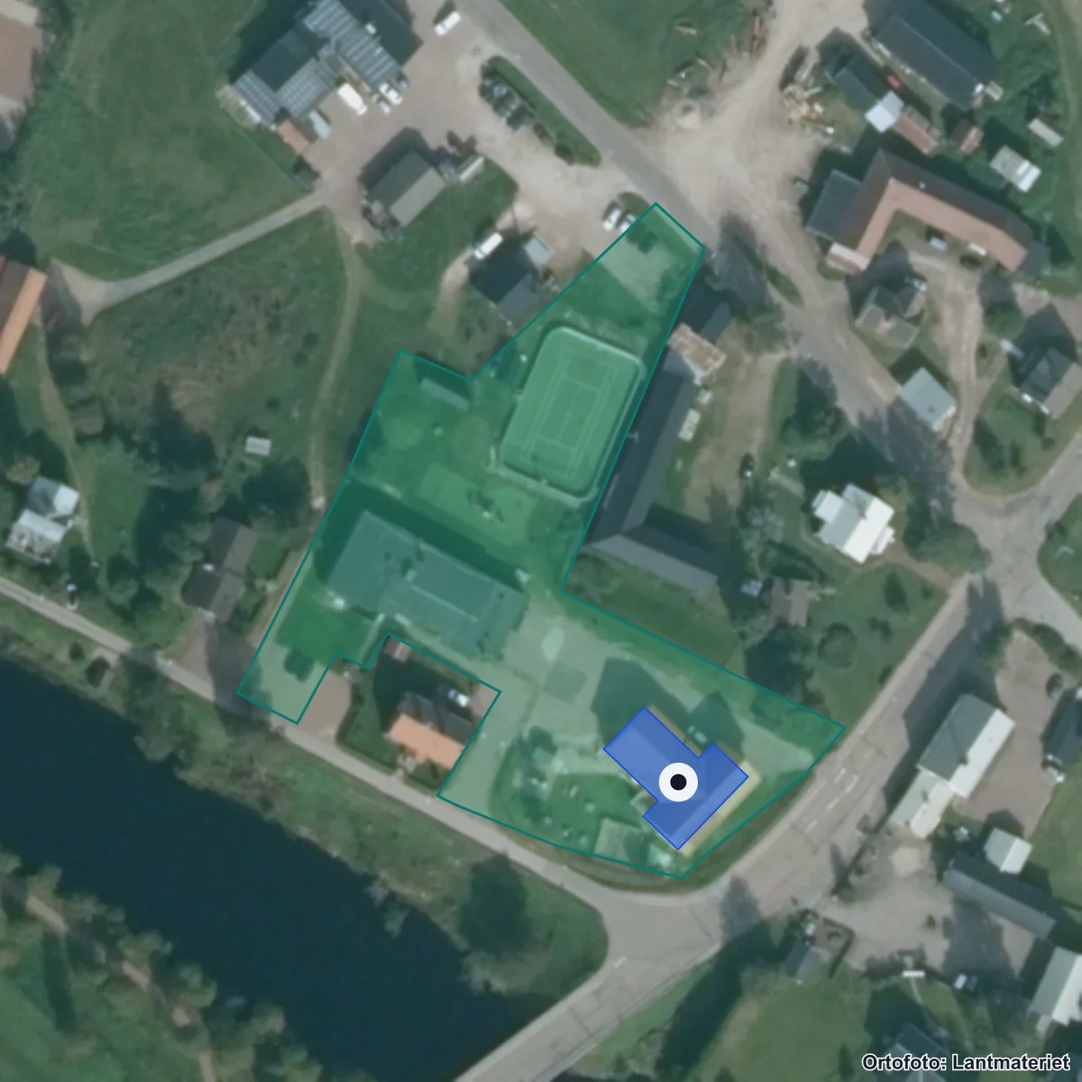 Flygbild över Venjans skola, ortofoto från Lantmäteriet