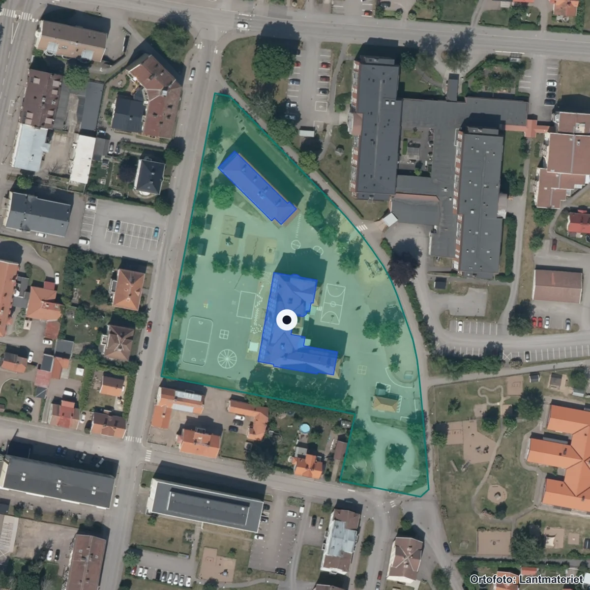 Flygbild över Vasaskolan, ortofoto från Lantmäteriet