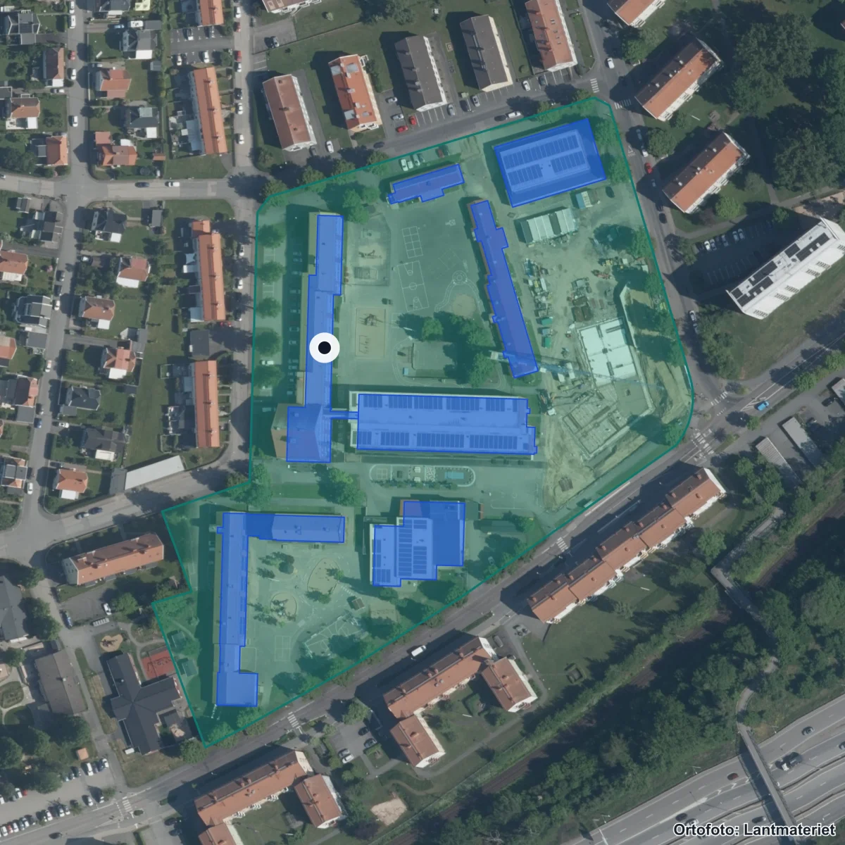 Flygbild över Rosenlundsskolan, ortofoto från Lantmäteriet