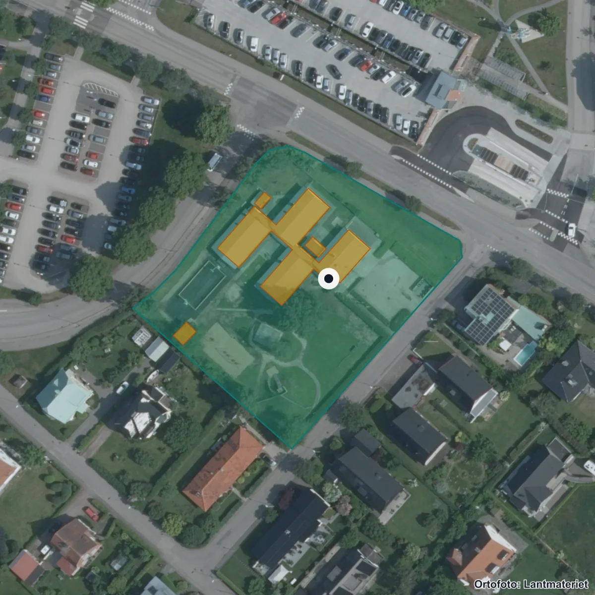 Flygbild över Höjdens skola, ortofoto från Lantmäteriet