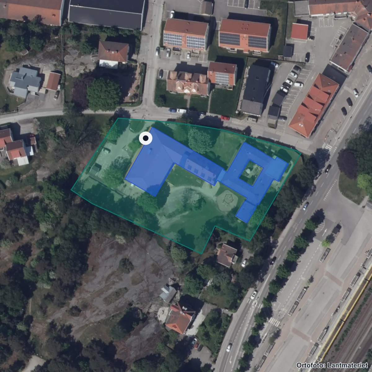 Aerial view of Stenungsunds Montessori Ekonomisk Förening, orthophoto from Lantmäteriet