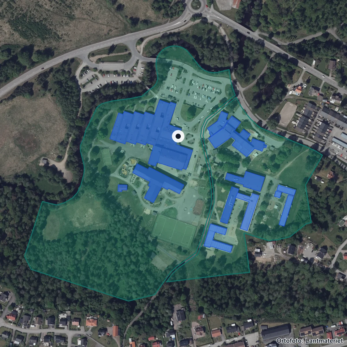 Flygbild över Bollebygdskolan, ortofoto från Lantmäteriet
