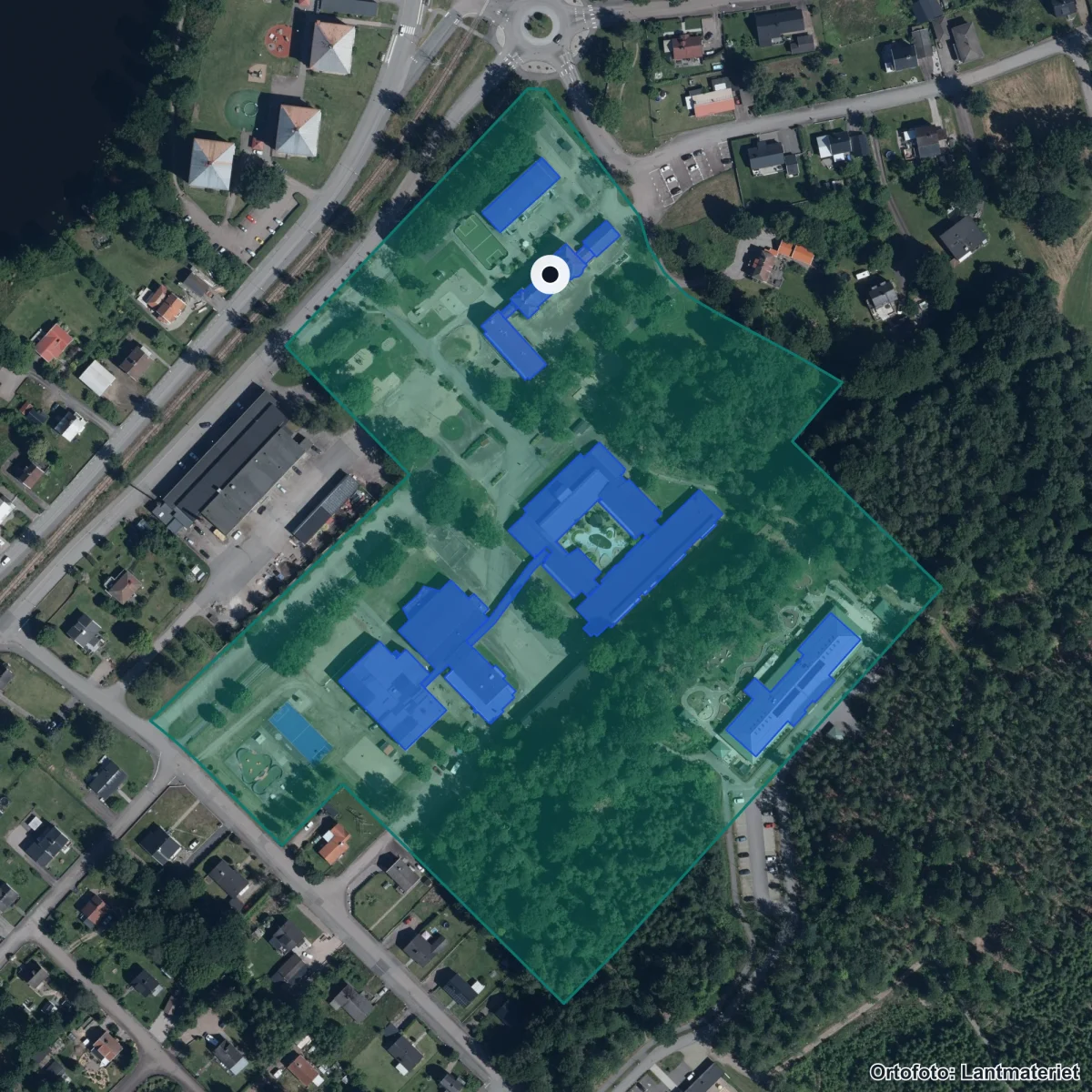 Aerial view of Strömsnässkolan, orthophoto from Lantmäteriet