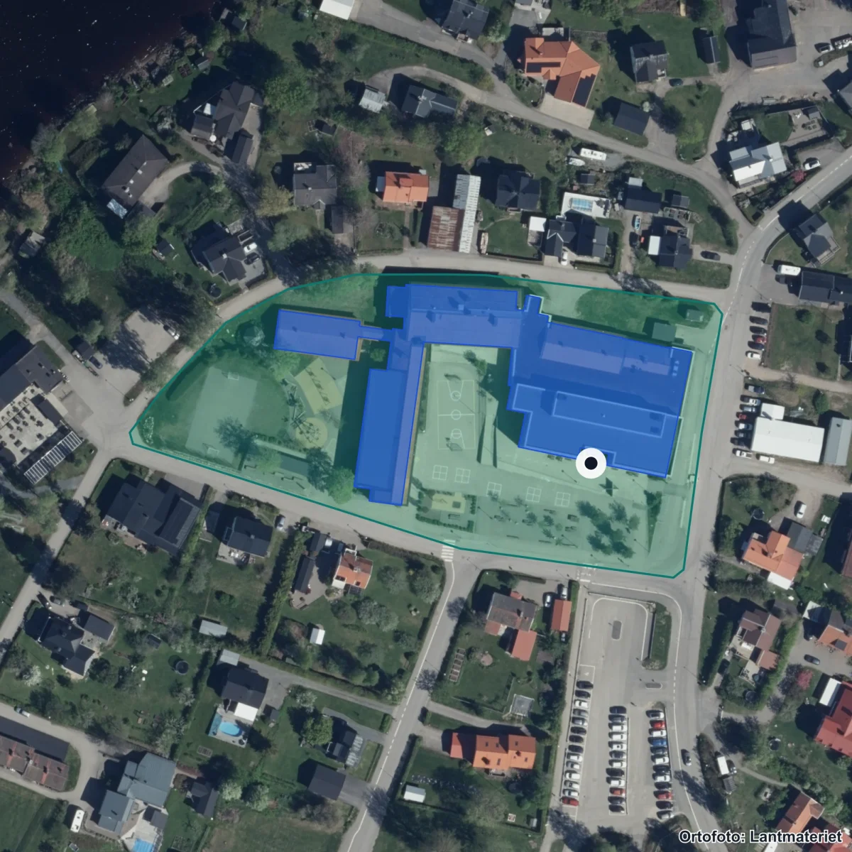 Aerial view of Perslundaskolan, orthophoto from Lantmäteriet
