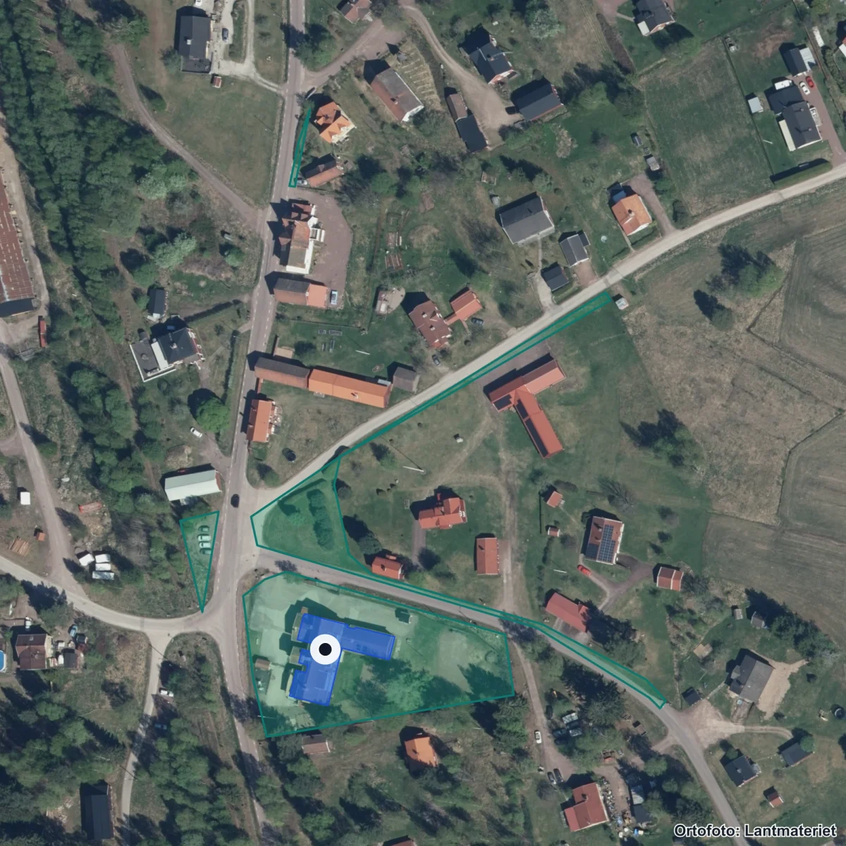 Flygbild över Vika skola, ortofoto från Lantmäteriet