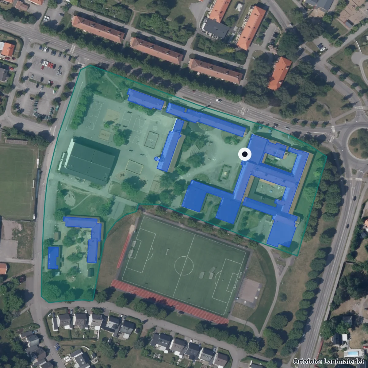 Flygbild över Ljungsbro skola, ortofoto från Lantmäteriet
