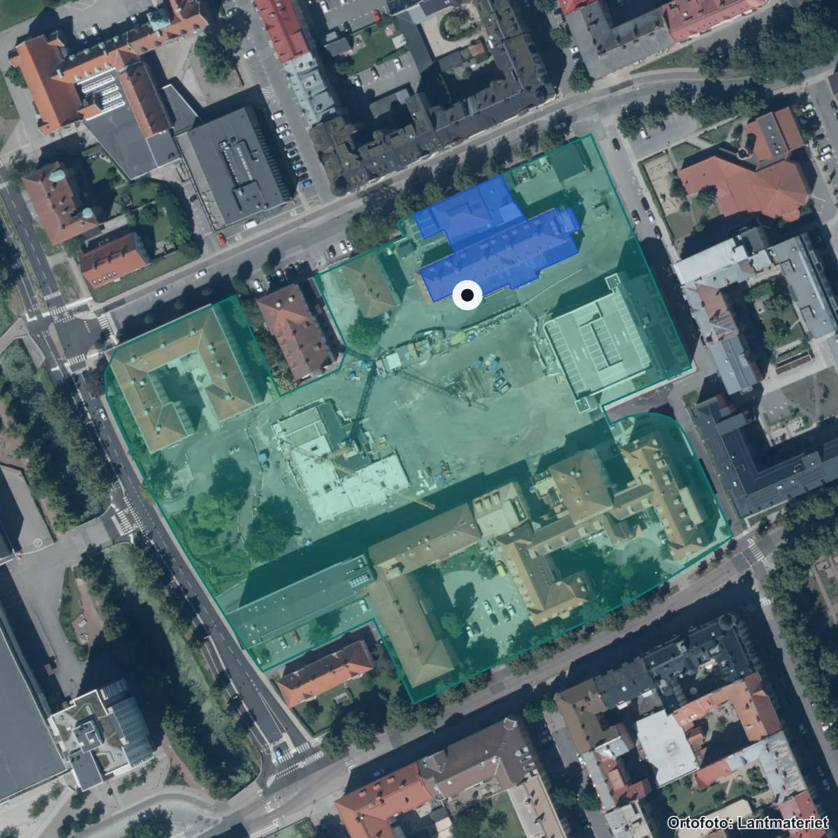 Flygbild över LBS Kreativa Gymnasiet Kristianstad, ortofoto från Lantmäteriet