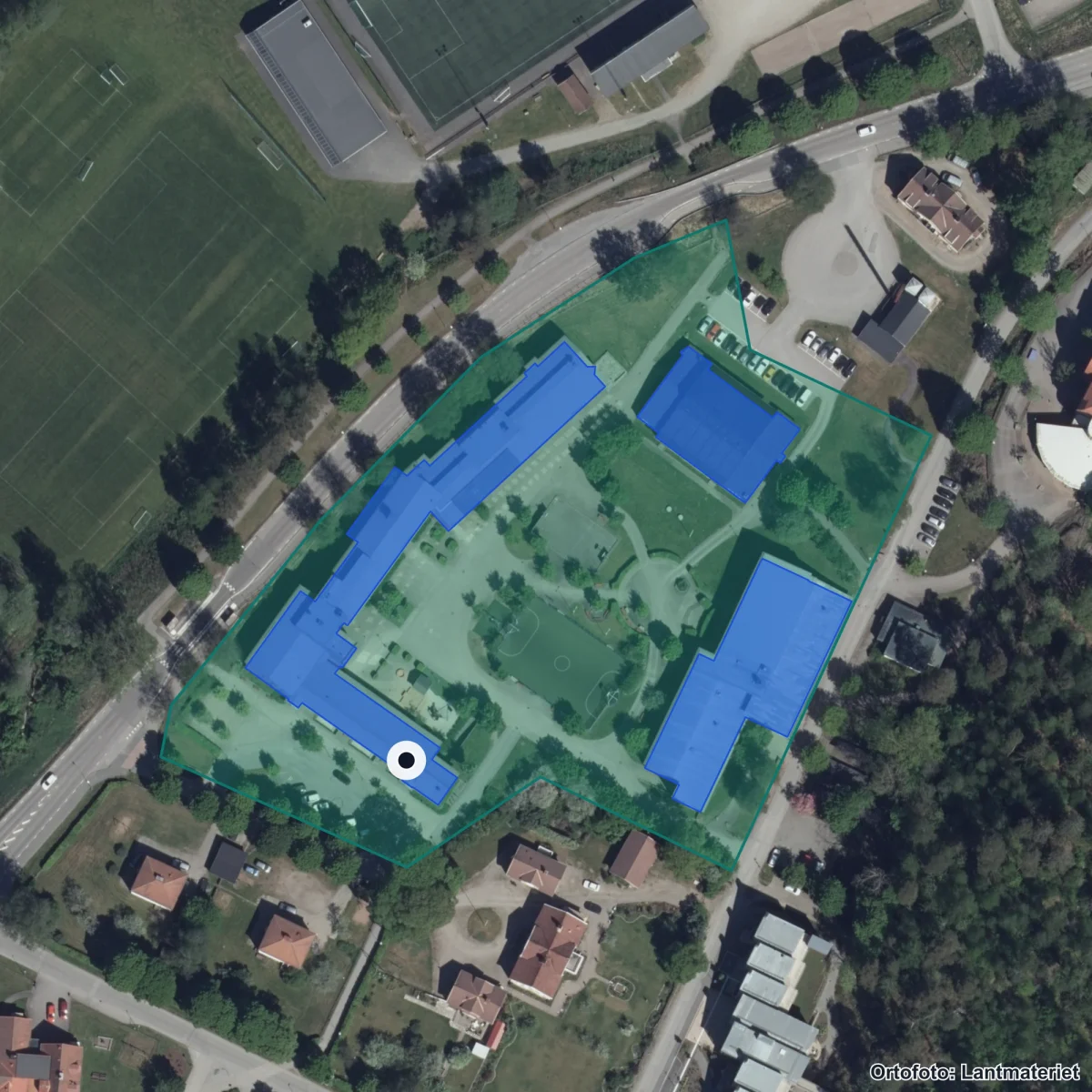 Aerial view of Viskaforsskolan, orthophoto from Lantmäteriet