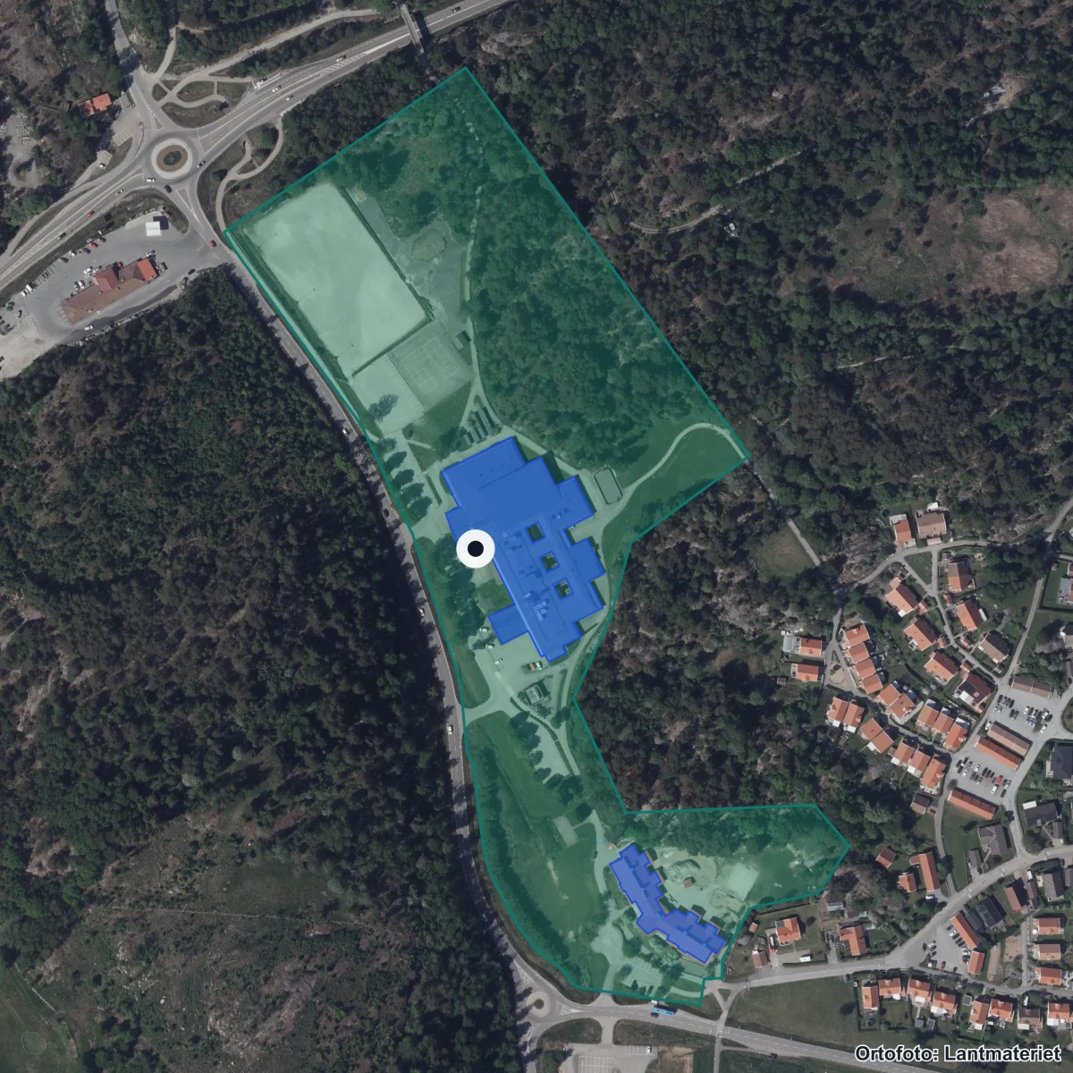 Aerial view of Häggvallskolan, orthophoto from Lantmäteriet