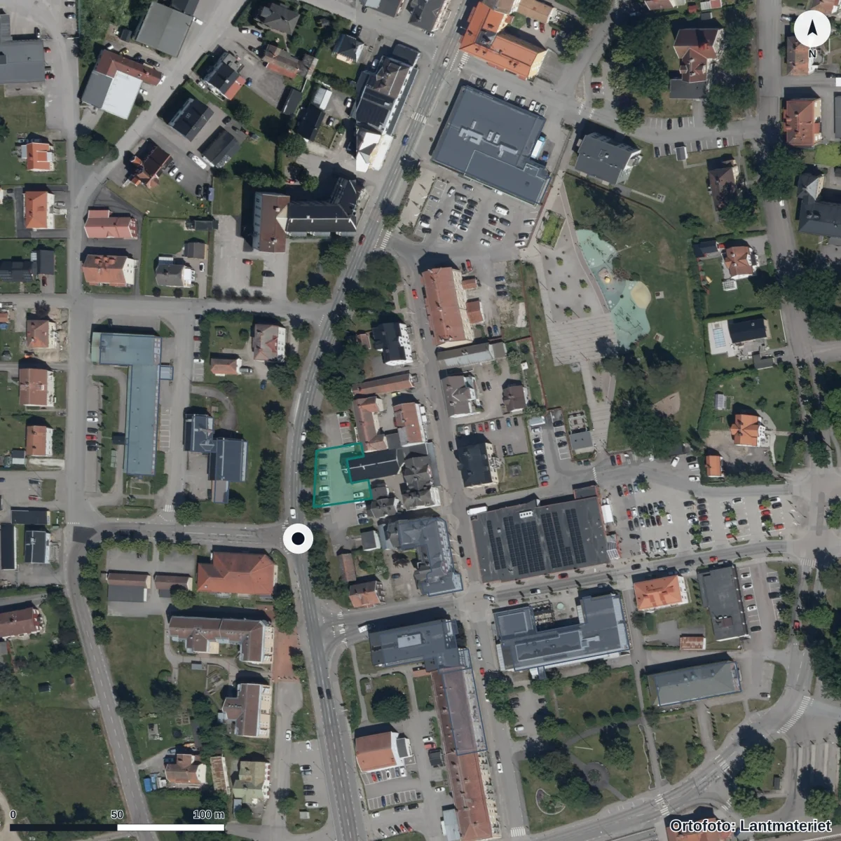 Flygbild över Dammsdalsskolan, ortofoto från Lantmäteriet