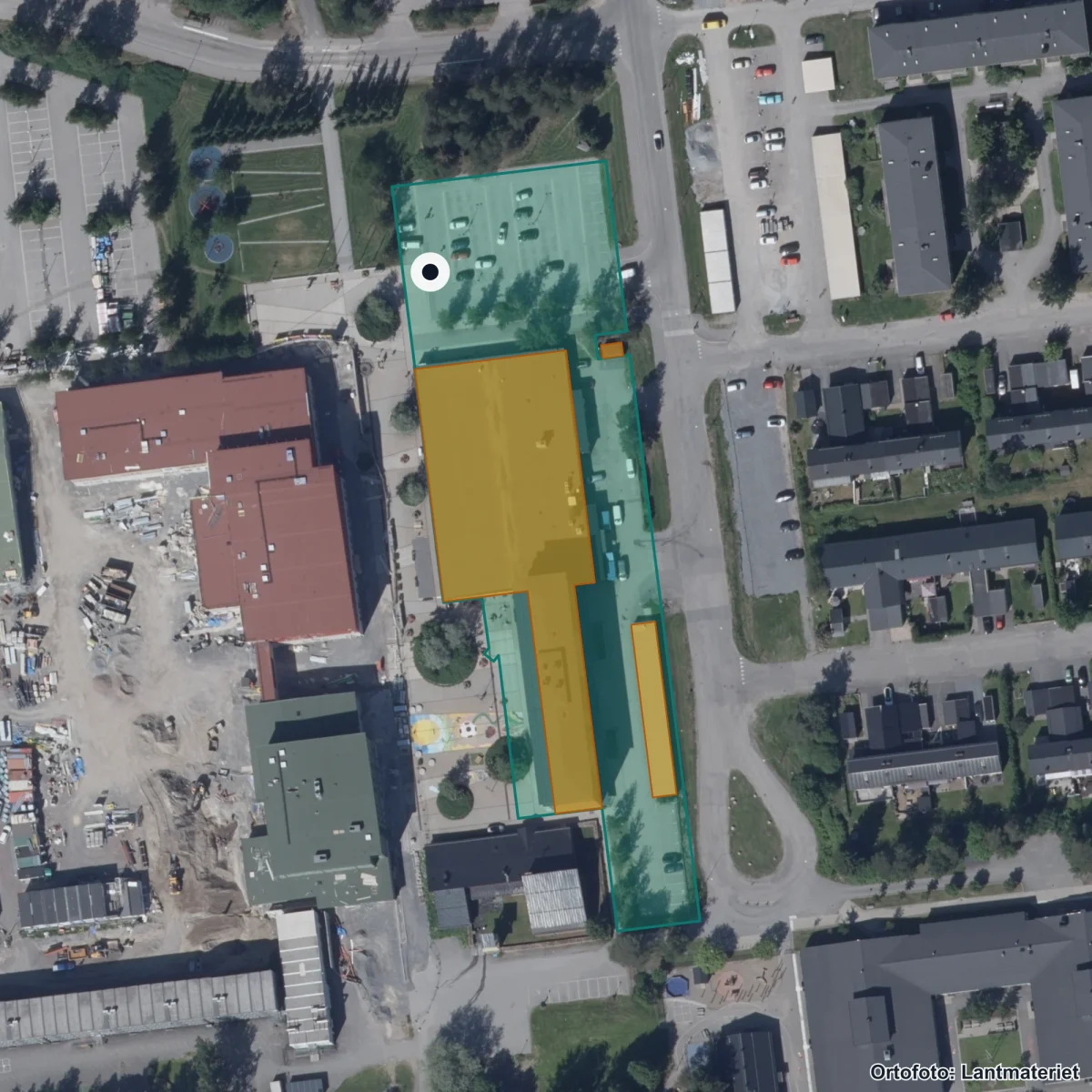 Flygbild över Hertsöskolan, ortofoto från Lantmäteriet
