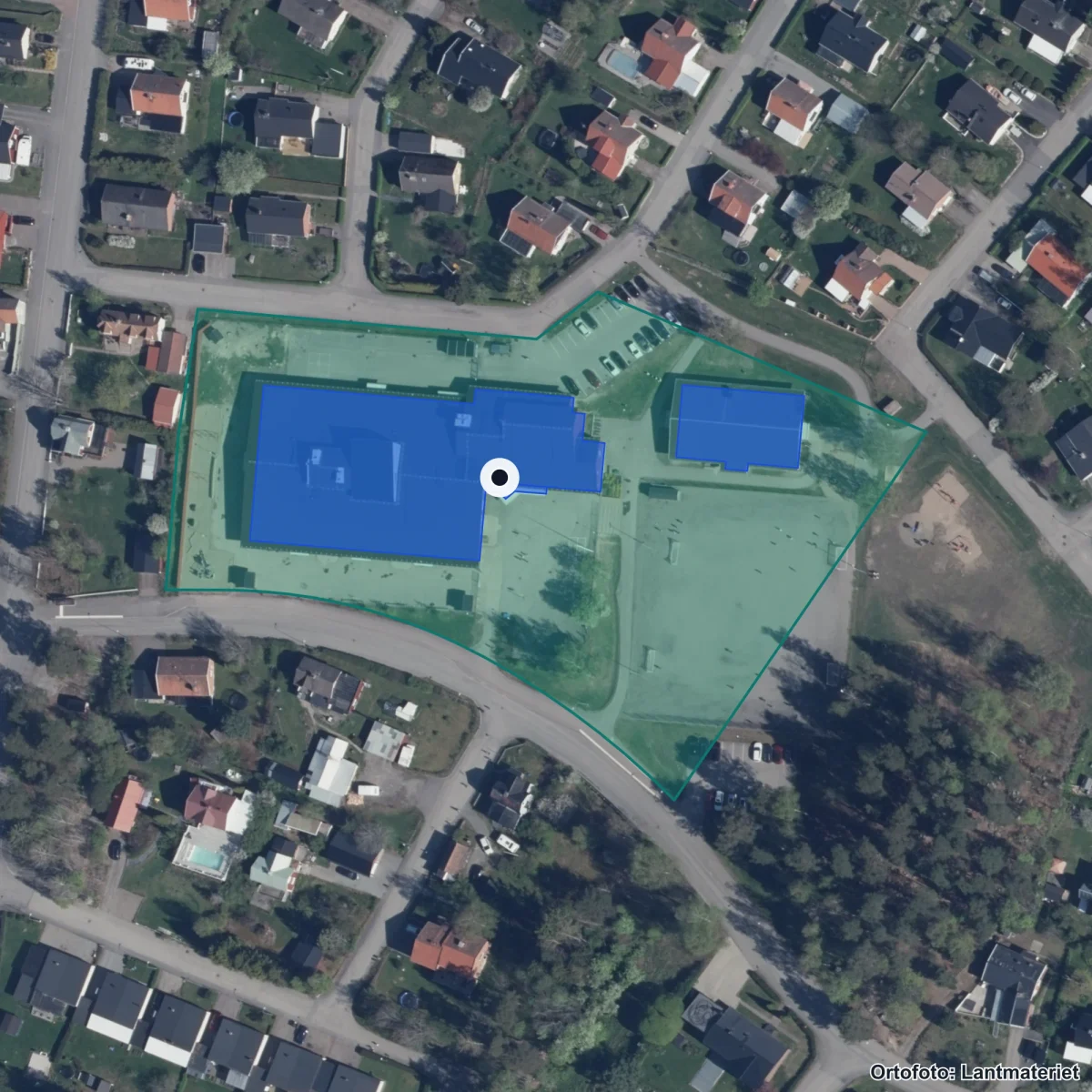 Aerial view of Björktjära skola, orthophoto from Lantmäteriet