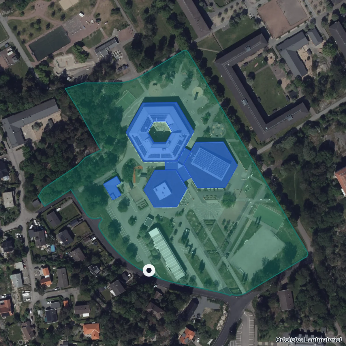 Flygbild över Frejaskolan, ortofoto från Lantmäteriet