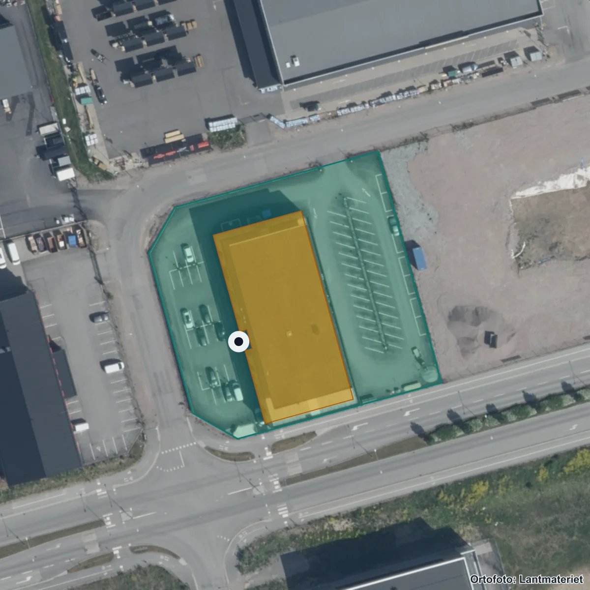 Flygbild över Magelungen Gymnasium Uppsala, ortofoto från Lantmäteriet