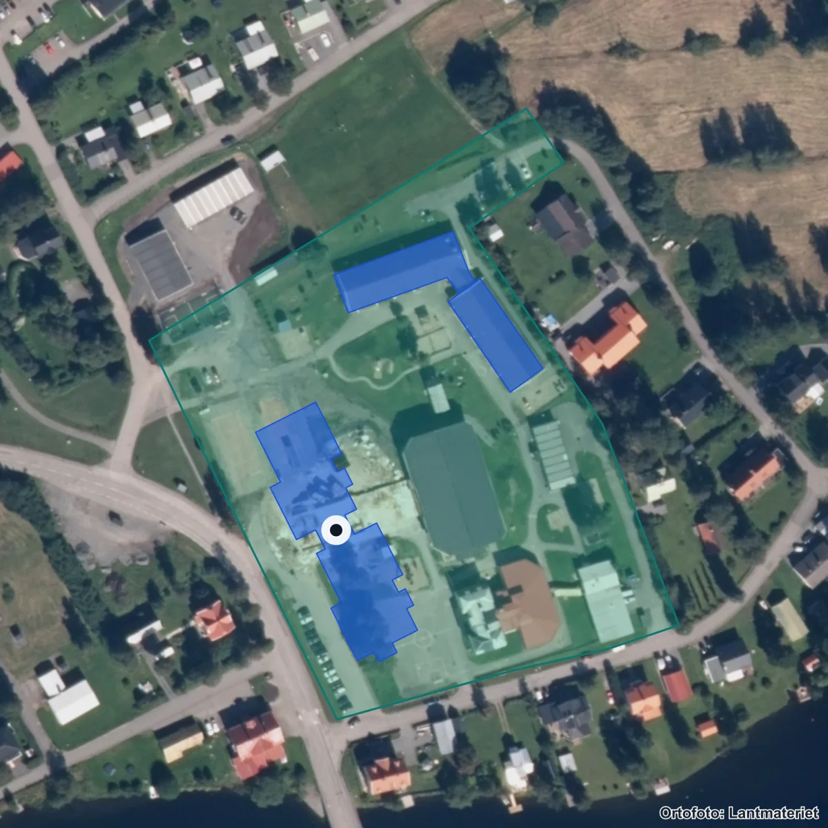 Flygbild över Näldens skola, ortofoto från Lantmäteriet
