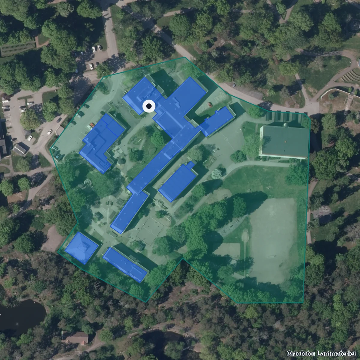 Aerial view of Vallhallaskolan, orthophoto from Lantmäteriet