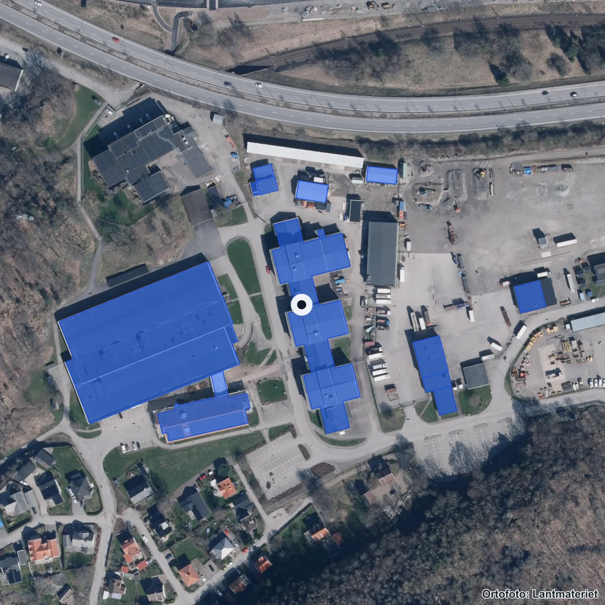 Flygbild över Uddevalla Gymnasieskola, ortofoto från Lantmäteriet