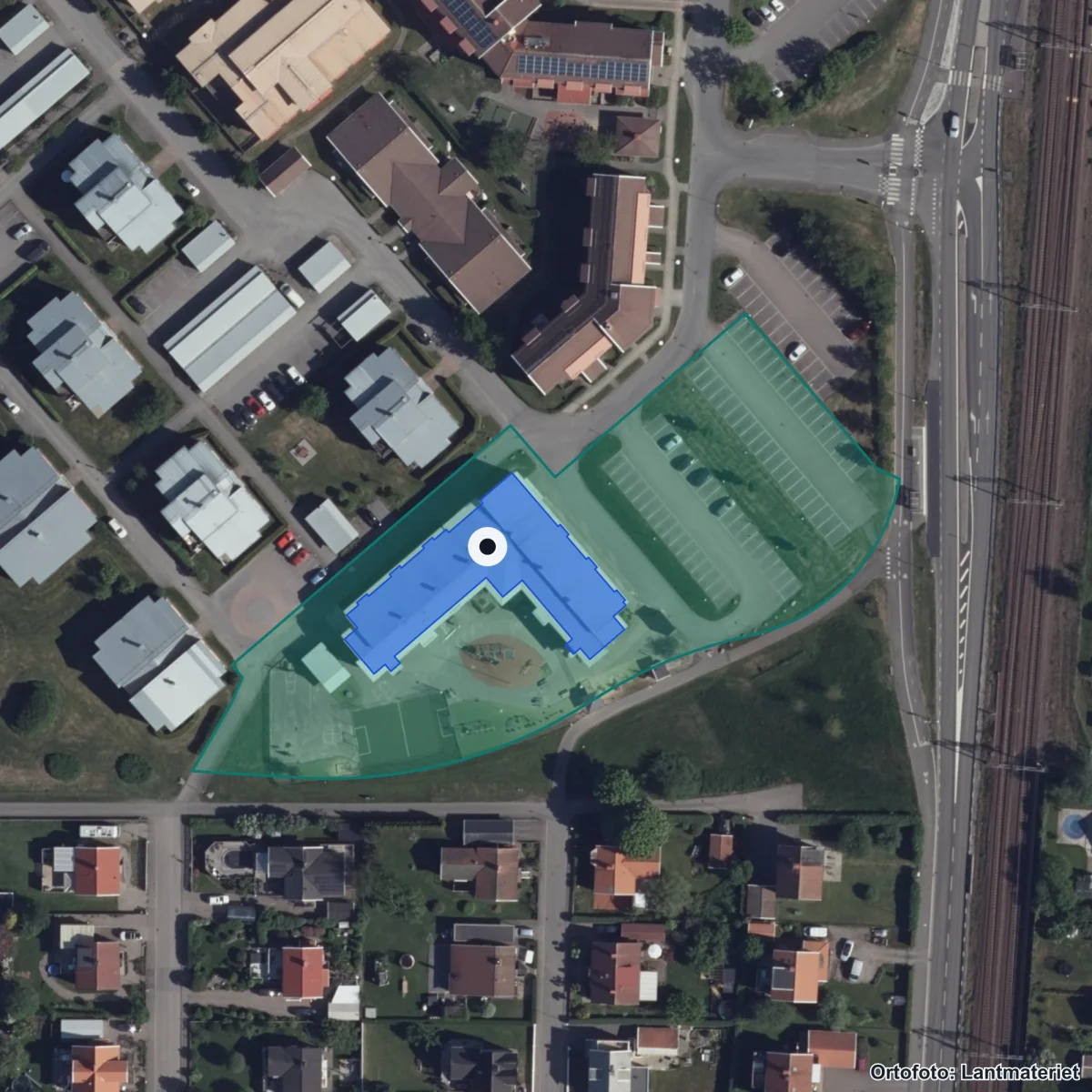 Aerial view of Montenova Montessoriskola Ek förening, orthophoto from Lantmäteriet