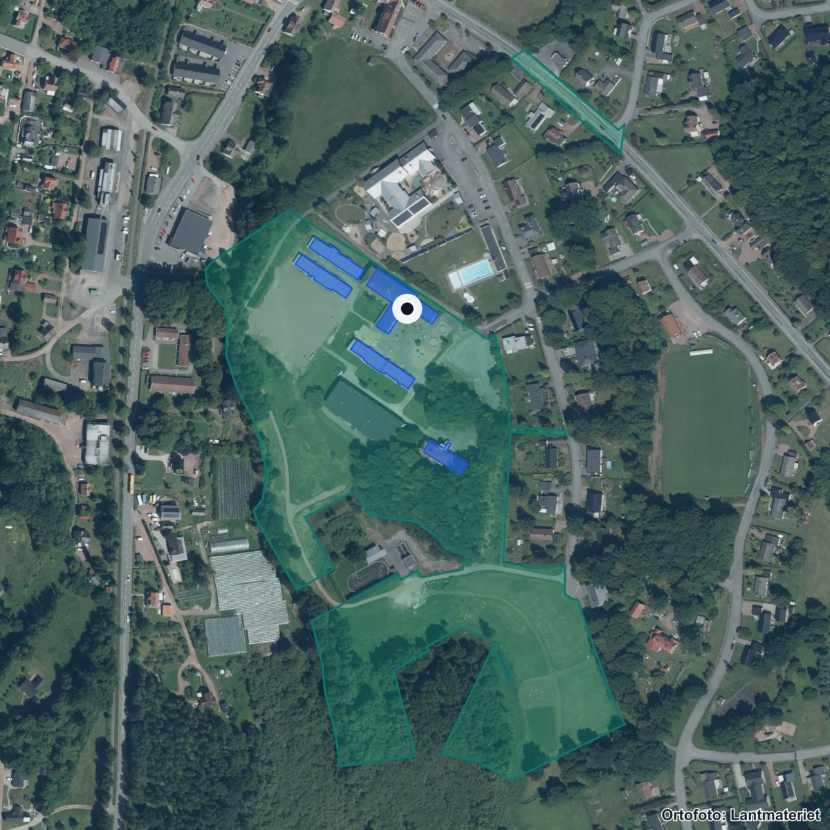 Flygbild över Spängerskolan, ortofoto från Lantmäteriet