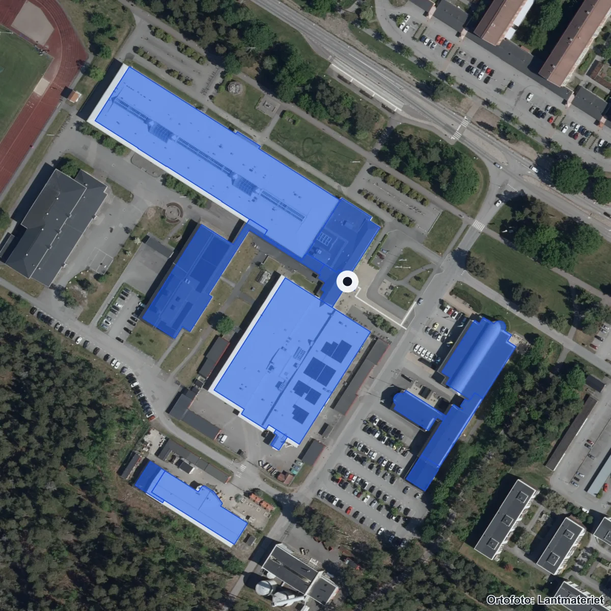 Flygbild över Västerviks Gymnasium, ortofoto från Lantmäteriet
