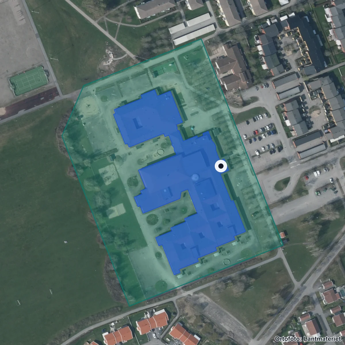 Flygbild över Kumlaby skola, ortofoto från Lantmäteriet