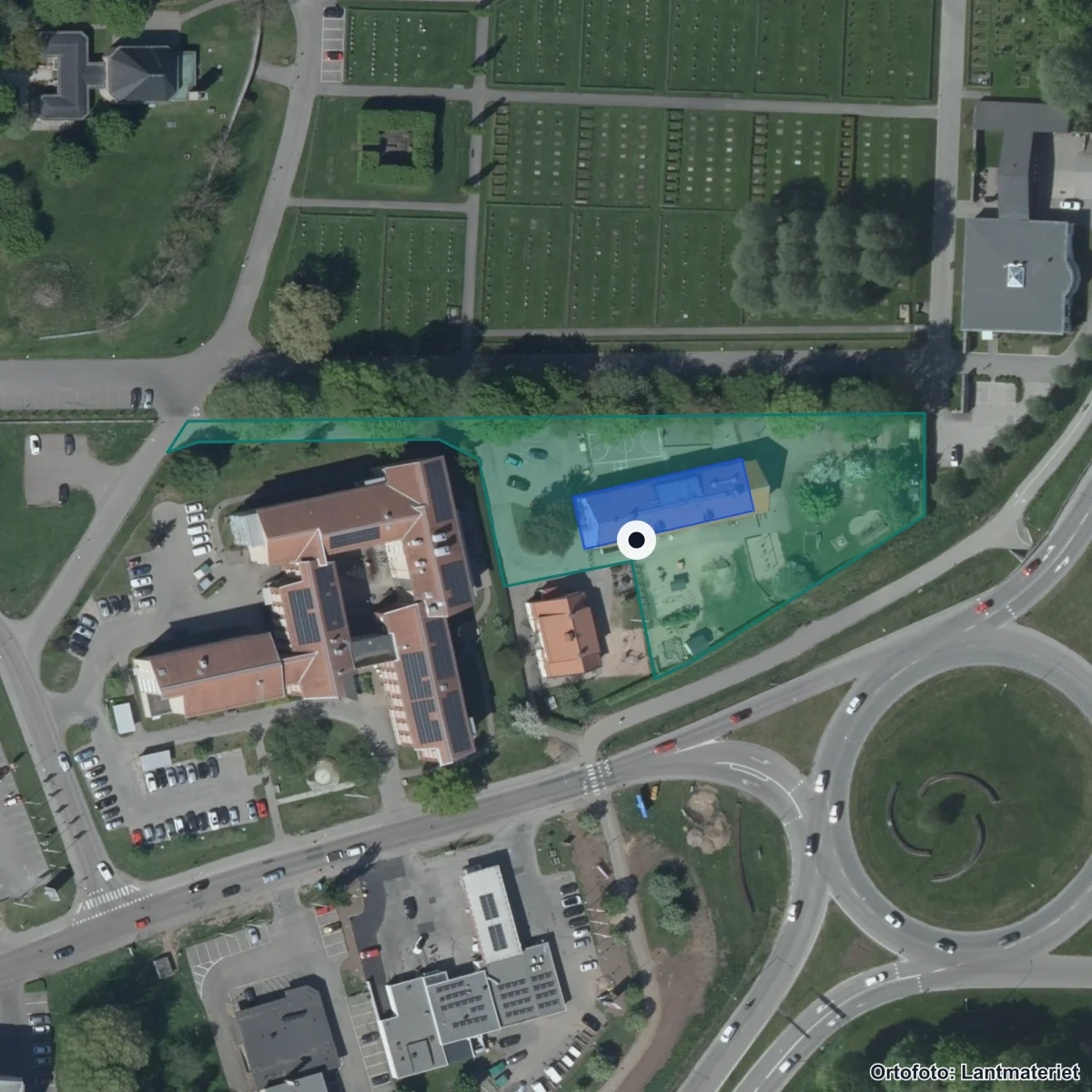 Aerial view of Montessoriskolan Skövde, orthophoto from Lantmäteriet